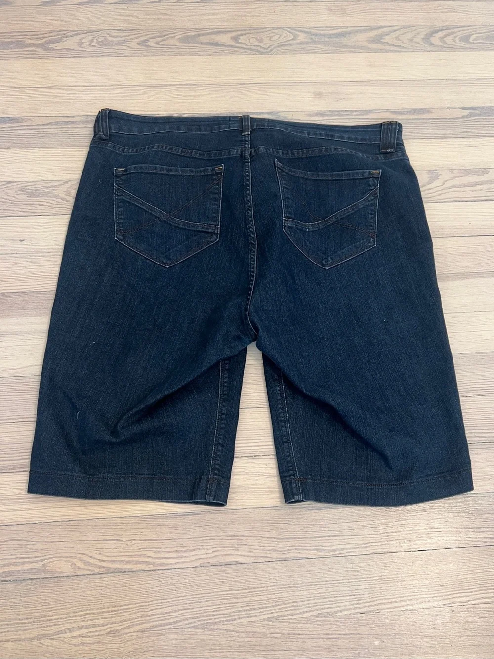 NOT YOUR DAUGHTER’S JEANS Women’s Dark Wash Denim Bermuda Shorts Size 20W